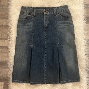 Levi’s stretch cotton denim front pleat skirt size 30
